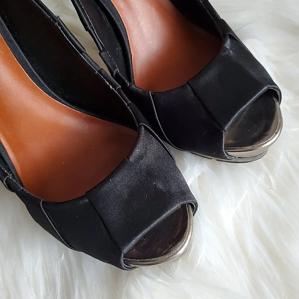 BCBGMAXAZRIA Black Satin Peep Toe Pumps SZ 8.5 - Picture 8 of 11